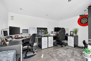 Photo 25- click for photo gallery